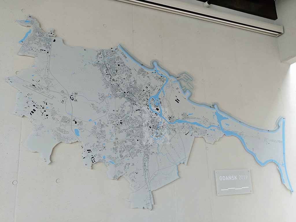 druk na poliwęglanie druk UV frezowanie po konturze / printing on polycarbonate UV printing contour milling / Druck auf Polycarbonat UV-Druck Konturfräsen