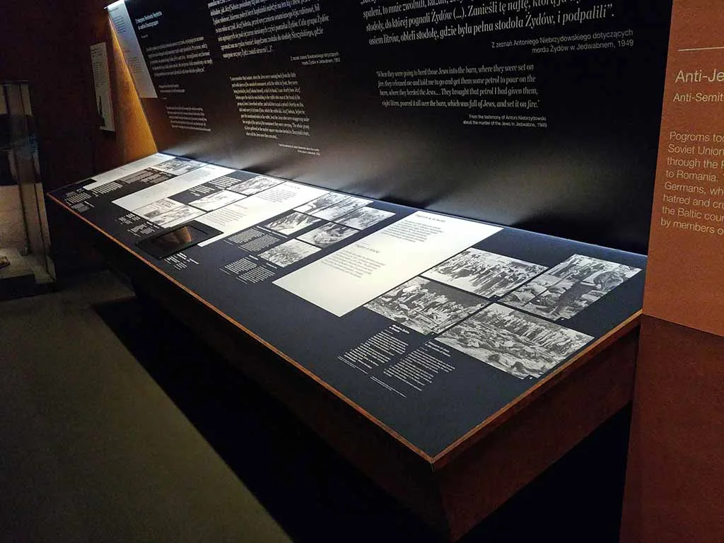 oprawa graficzna wystaw wystawy muzealne / graphic design of exhibitions museum exhibitions / Grafikdesign von Ausstellungen Museumsausstellungen