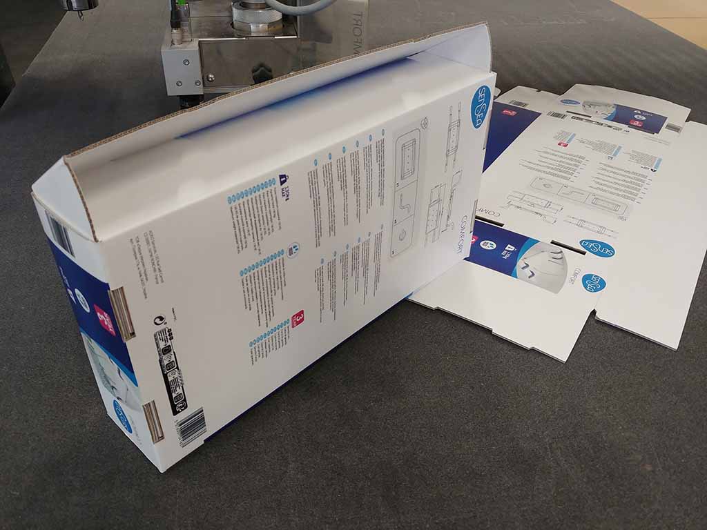 opakowania prototypy opakowań druk UV druk na tekturze druk na kartonie cięcie / packaging prototypes UV printing on cardboard cutting / Verpackungen Verpackungsprototypen UV Druck auf Karton Druck auf Pappe Schneiden