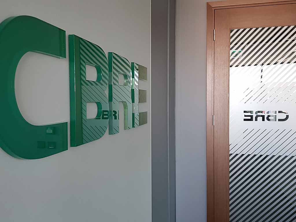 Bürobeschilderung Danzig Polen visuelle Identität von Büroräumen